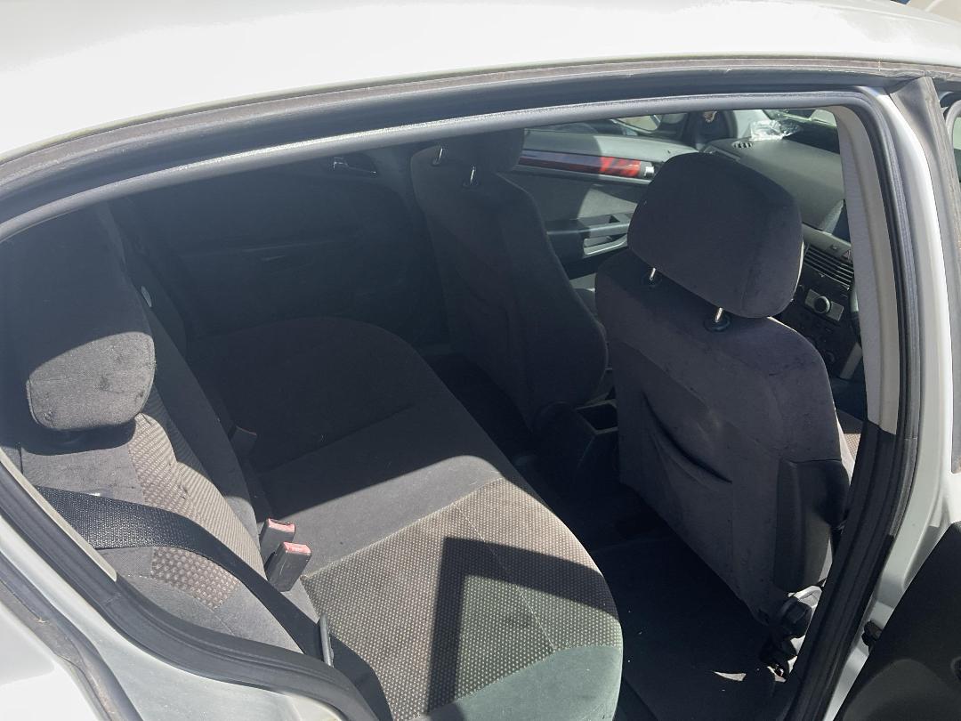 Photo '21' of Holden Astra CDX Photo '21' of Holden Astra CDX