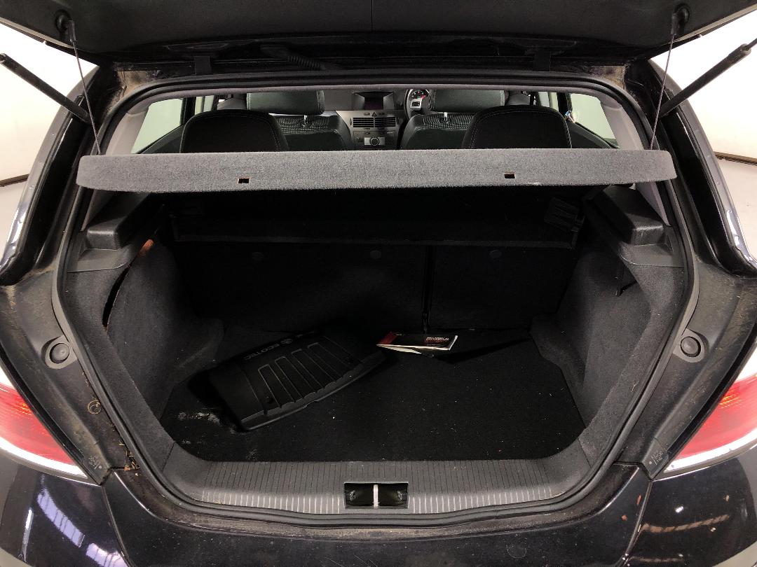 Photo '12' of Holden Astra Cdxi