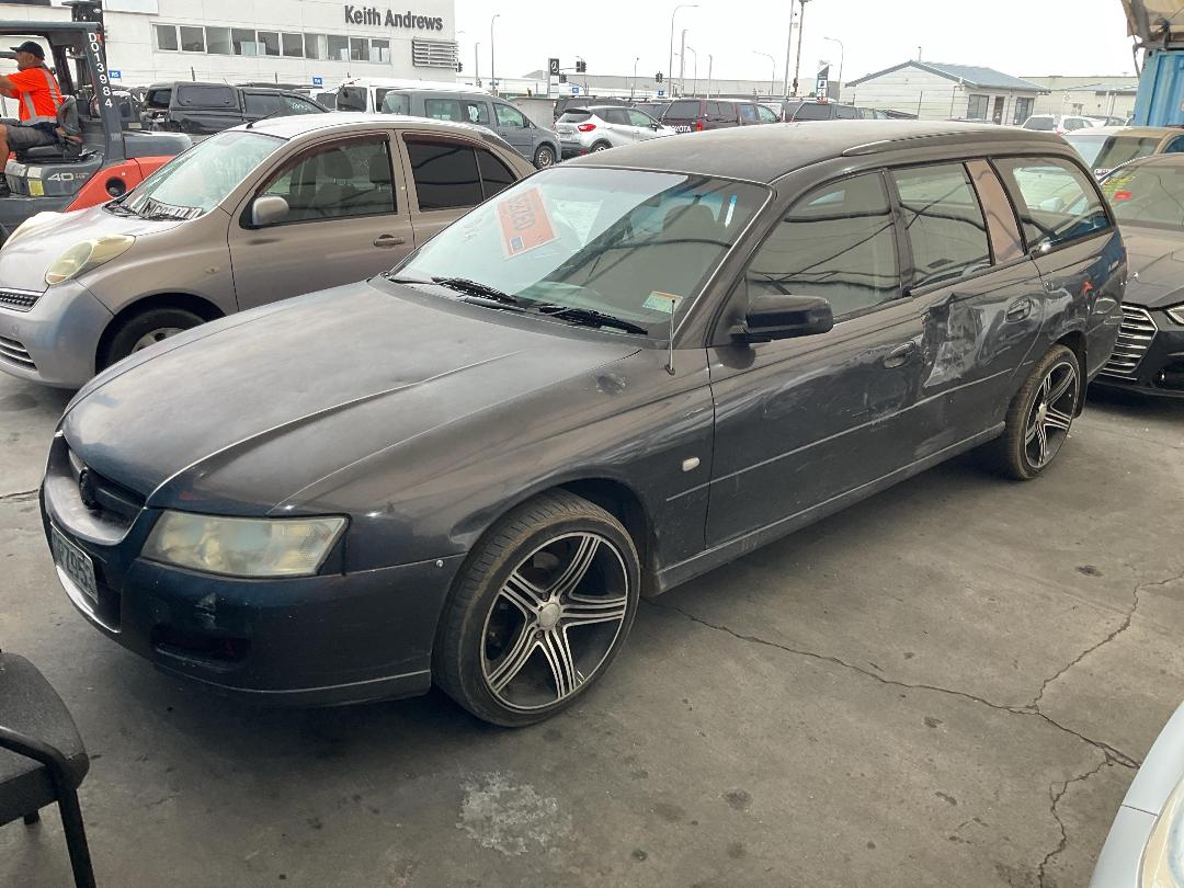 Photo '9' of Holden Commodore Executive V6 Photo '9' of Holden Commodore Executive V6