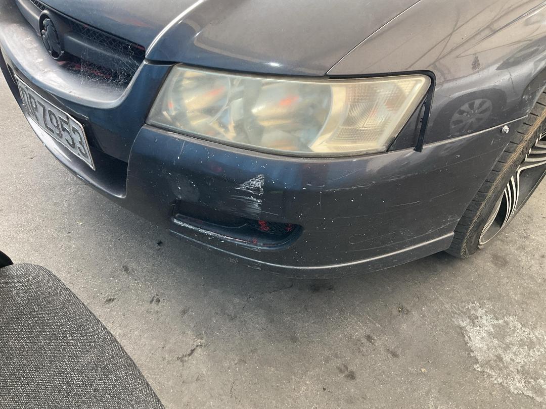 Photo '8' of Holden Commodore Executive V6 Photo '8' of Holden Commodore Executive V6