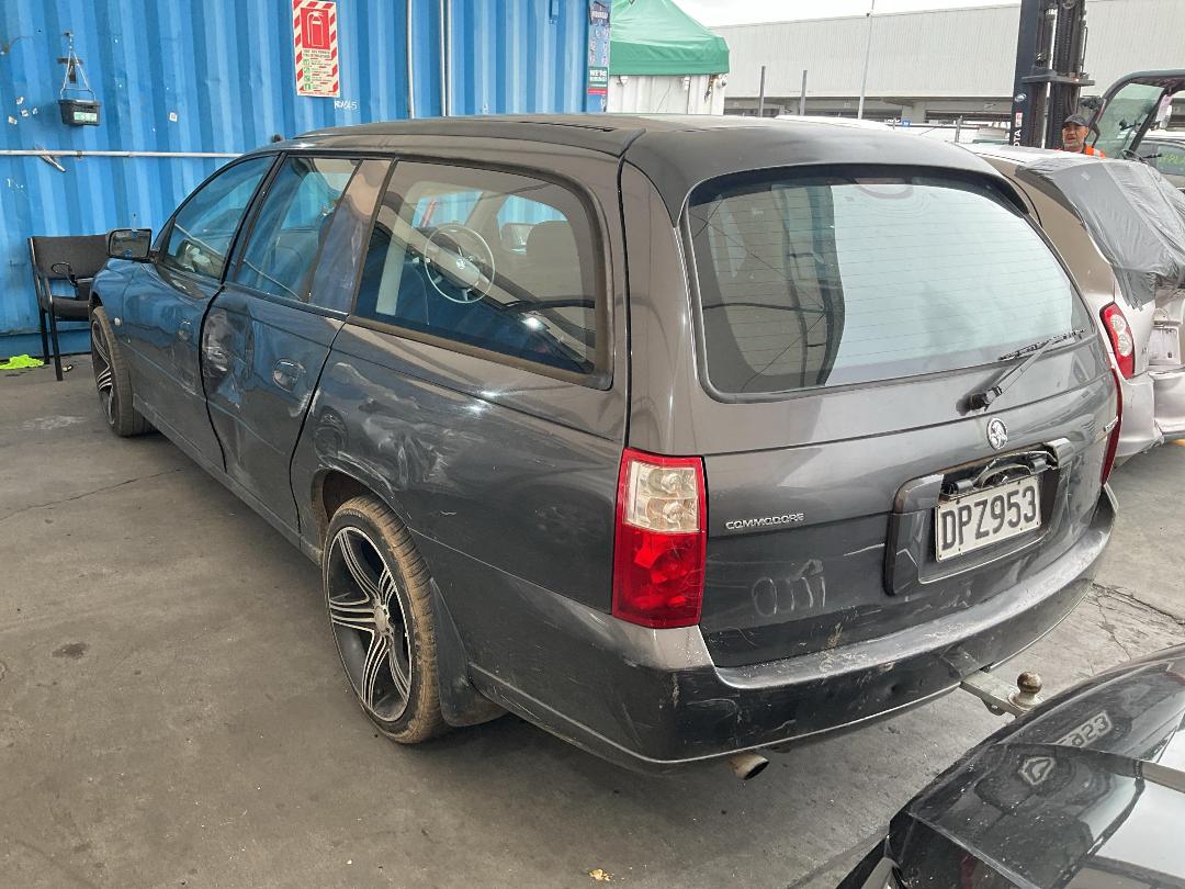 Photo '16' of Holden Commodore Executive V6 Photo '16' of Holden Commodore Executive V6