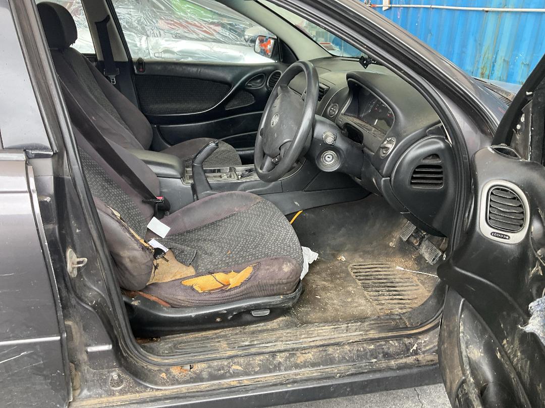 Photo '28' of Holden Commodore Executive V6 Photo '28' of Holden Commodore Executive V6