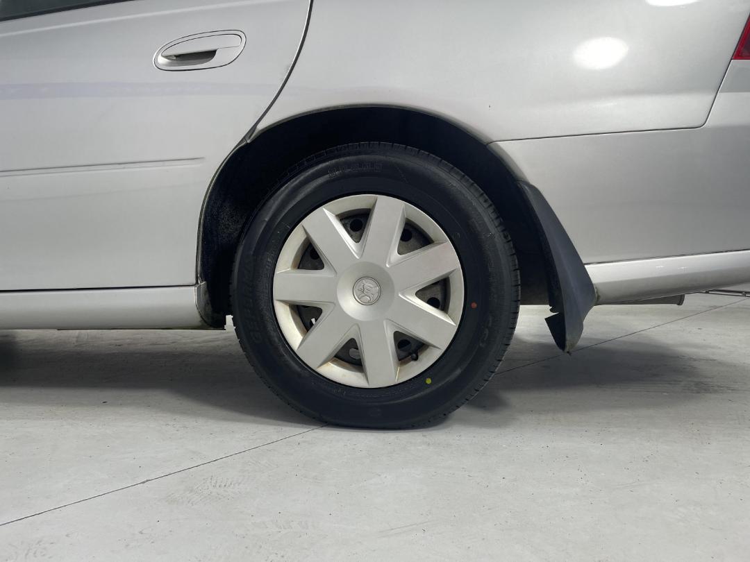 Photo '11' of Holden Commodore Photo '11' of Holden Commodore