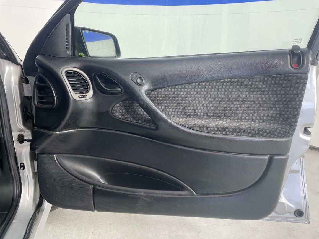 Photo '15' of Holden Commodore Photo '15' of Holden Commodore