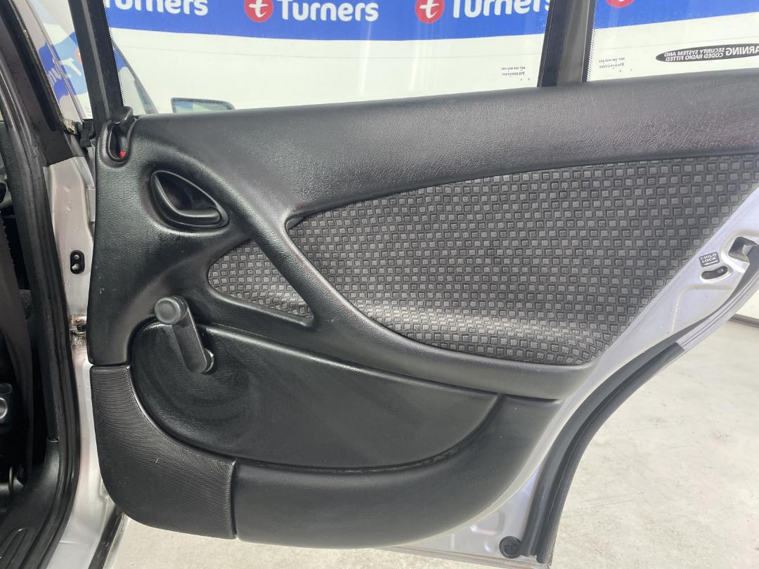 Photo '19' of Holden Commodore Photo '19' of Holden Commodore