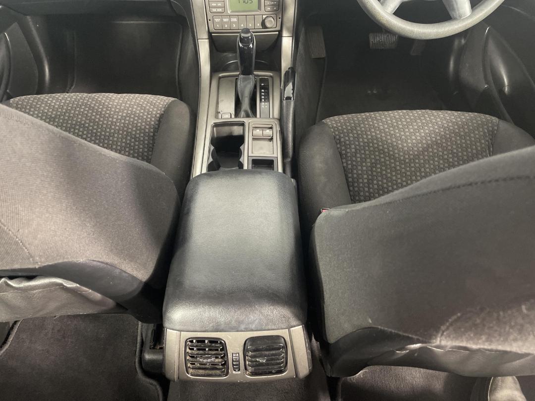 Photo '18' of Holden Commodore Photo '18' of Holden Commodore