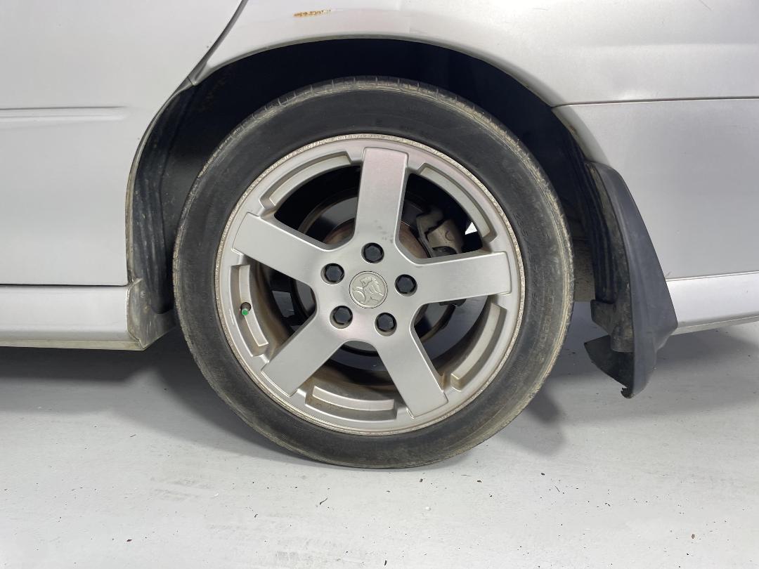 Photo '11' of Holden Commodore Photo '11' of Holden Commodore