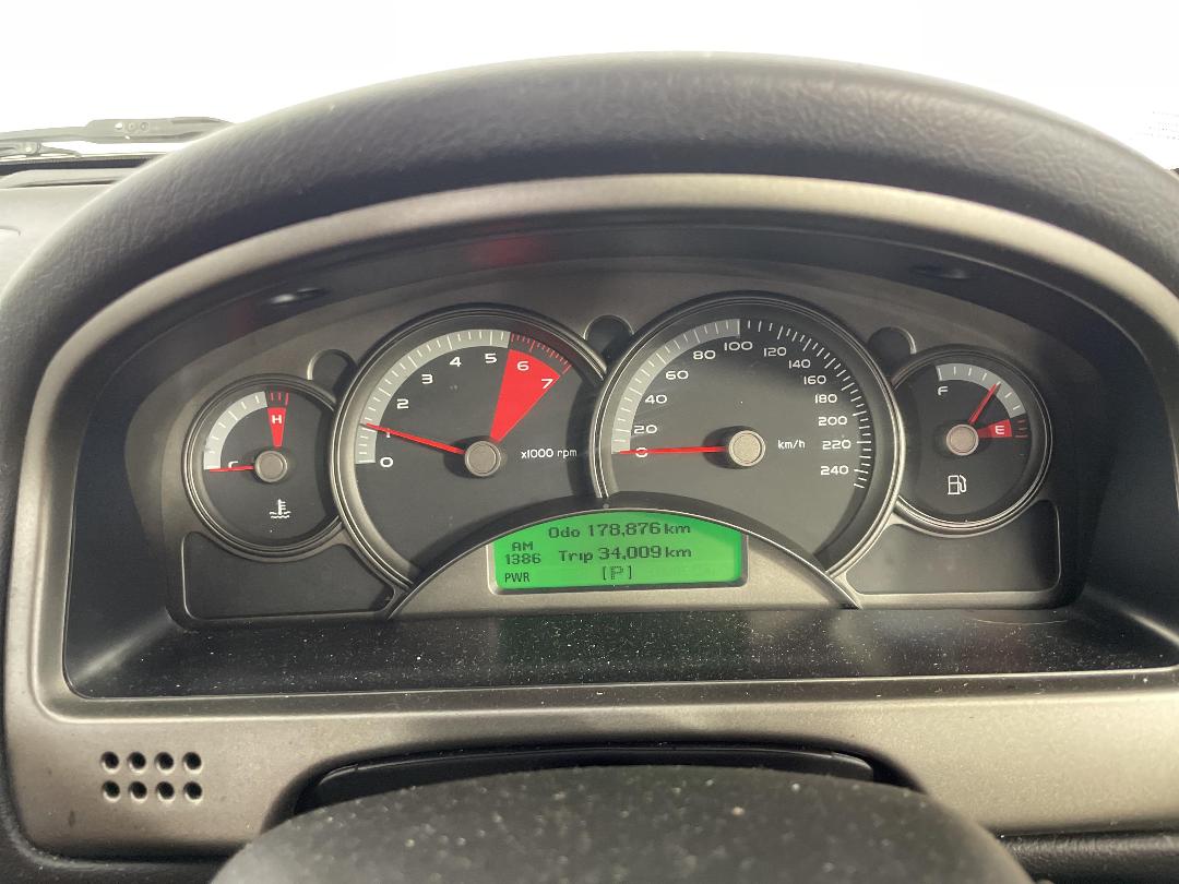 Photo '21' of Holden Commodore Photo '21' of Holden Commodore