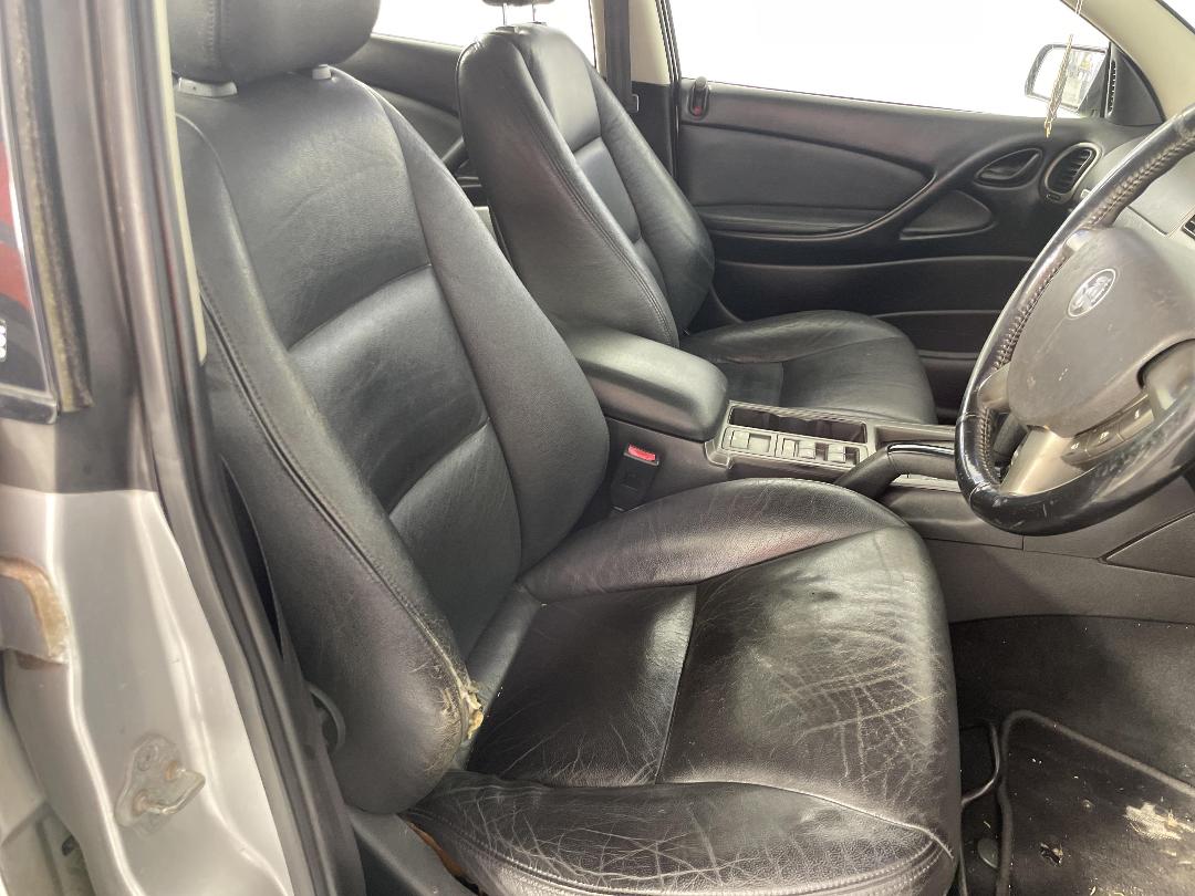 Photo '16' of Holden Commodore Photo '16' of Holden Commodore