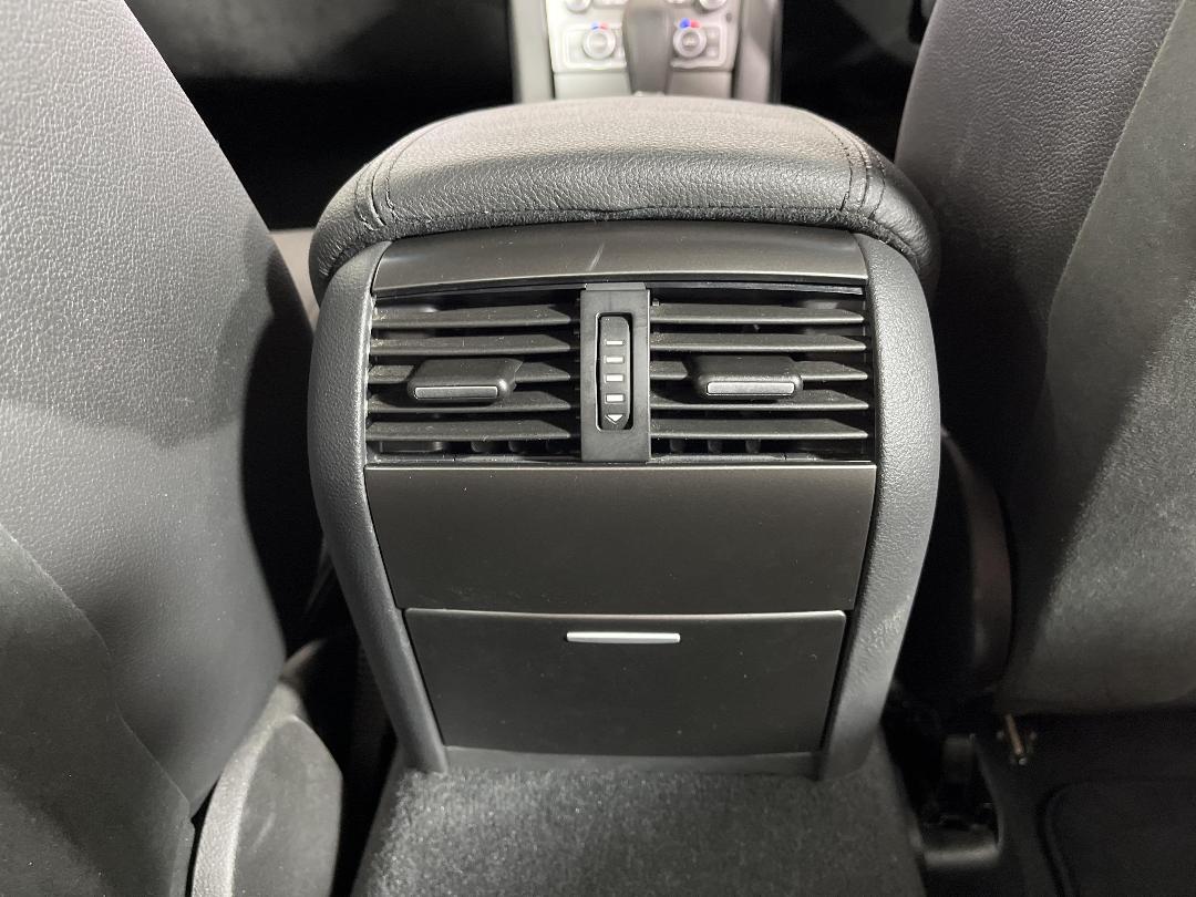 Photo '24' of Holden Commodore