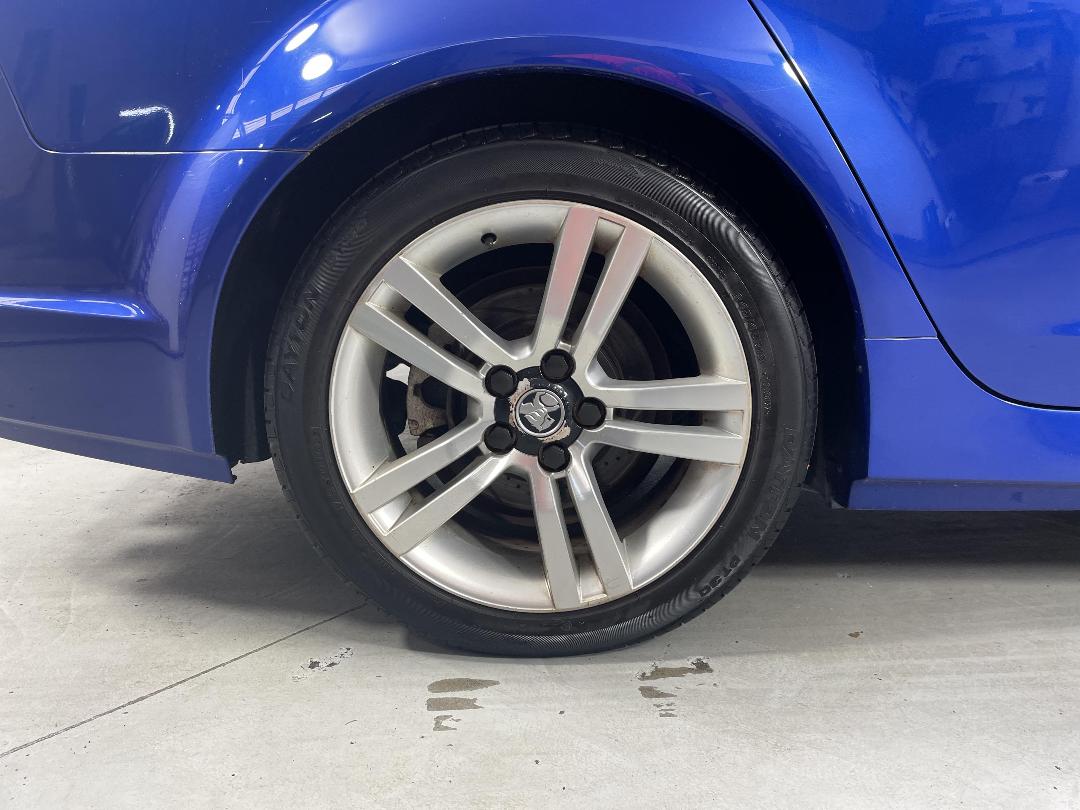 Photo '12' of Holden Commodore