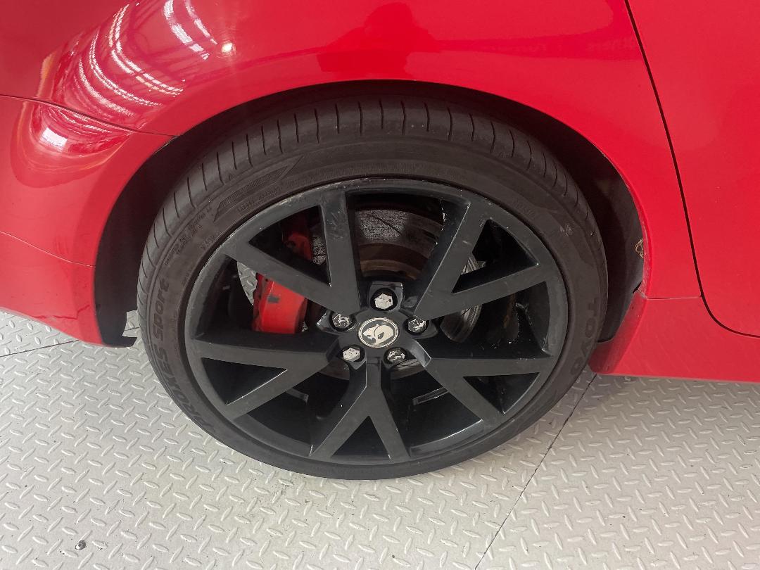 Photo '12' of Holden Commodore Photo '12' of Holden Commodore