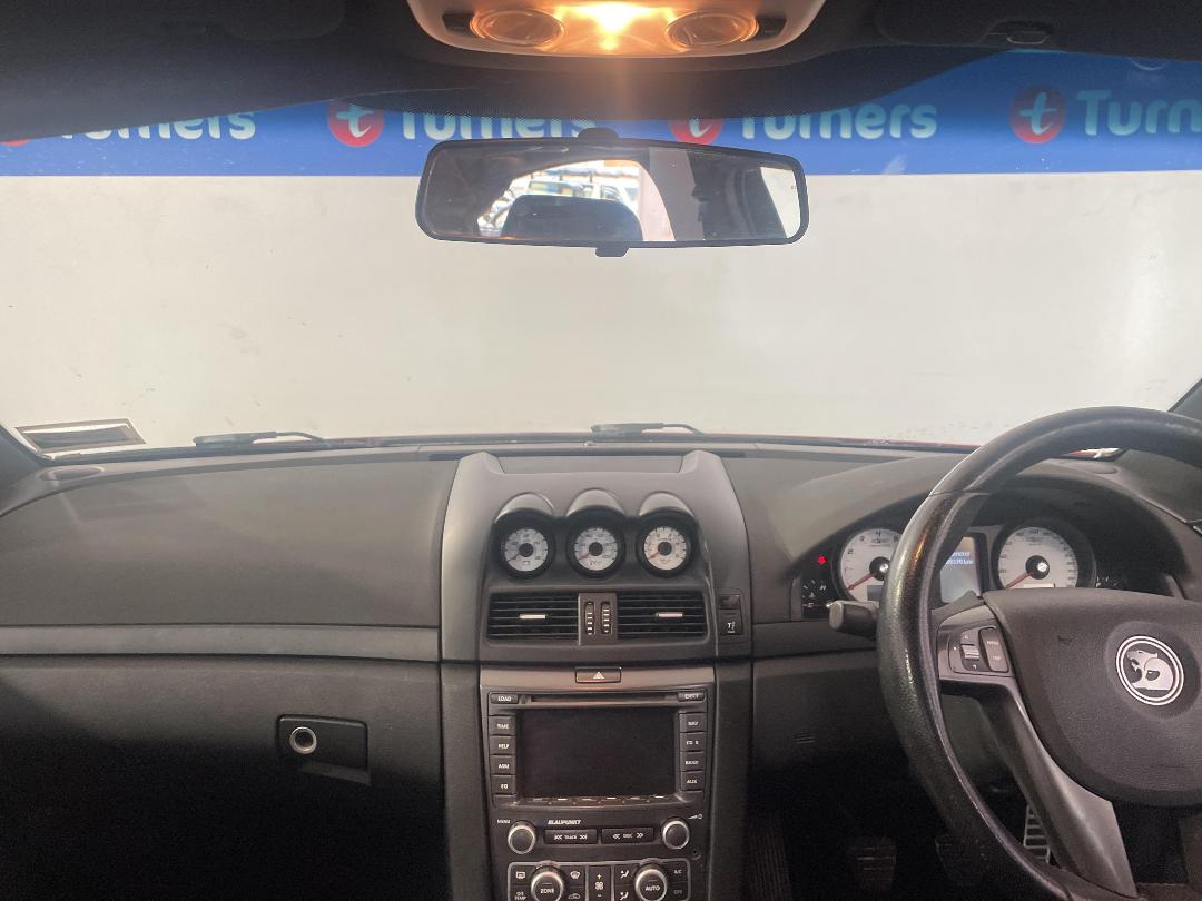 Photo '17' of Holden Commodore Photo '17' of Holden Commodore