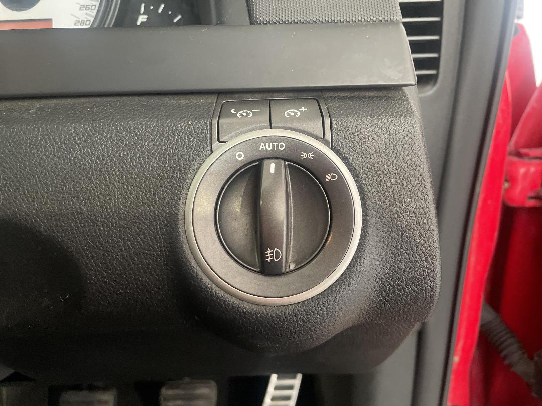 Photo '24' of Holden Commodore Photo '24' of Holden Commodore