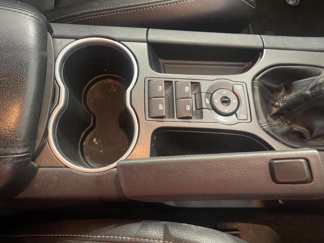 Photo '32' of Holden Commodore Photo '32' of Holden Commodore