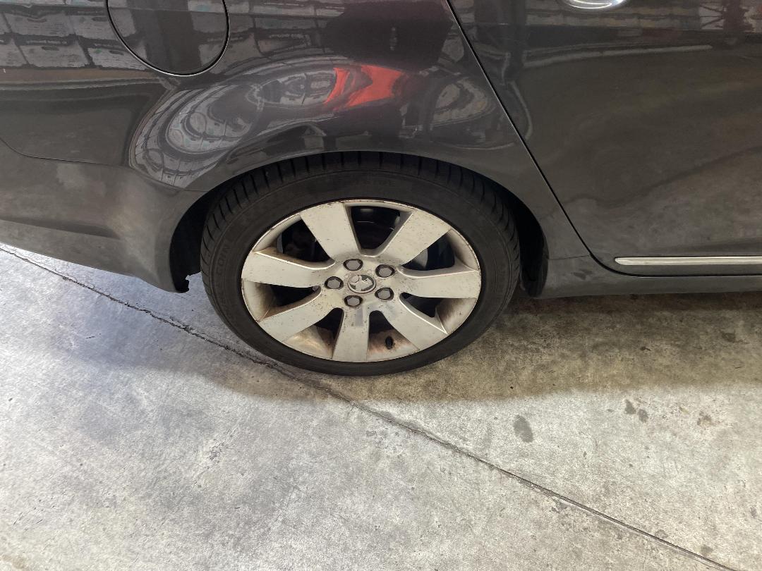 Photo '10' of Holden Commodore Calais-V V6 Photo '10' of Holden Commodore Calais-V V6