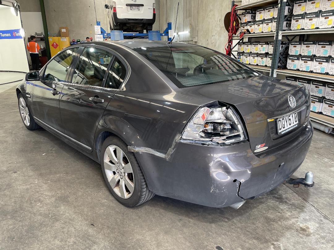 Photo '4' of Holden Commodore Calais-V V6 Photo '4' of Holden Commodore Calais-V V6