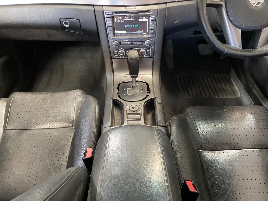 Photo '16' of Holden Commodore Calais-V V6 Photo '16' of Holden Commodore Calais-V V6