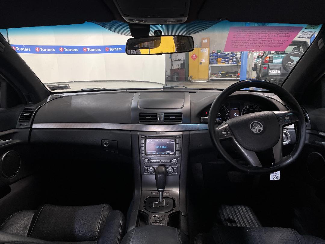 Photo '15' of Holden Commodore Calais-V V6 Photo '15' of Holden Commodore Calais-V V6