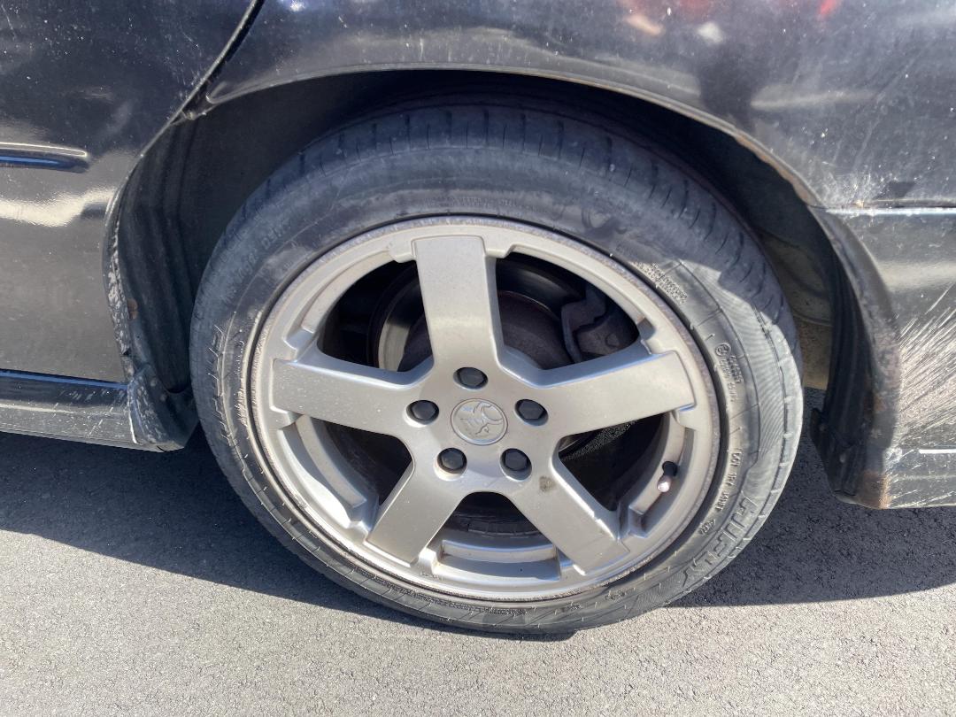 Photo '11' of Holden Commodore S V6 Photo '11' of Holden Commodore S V6