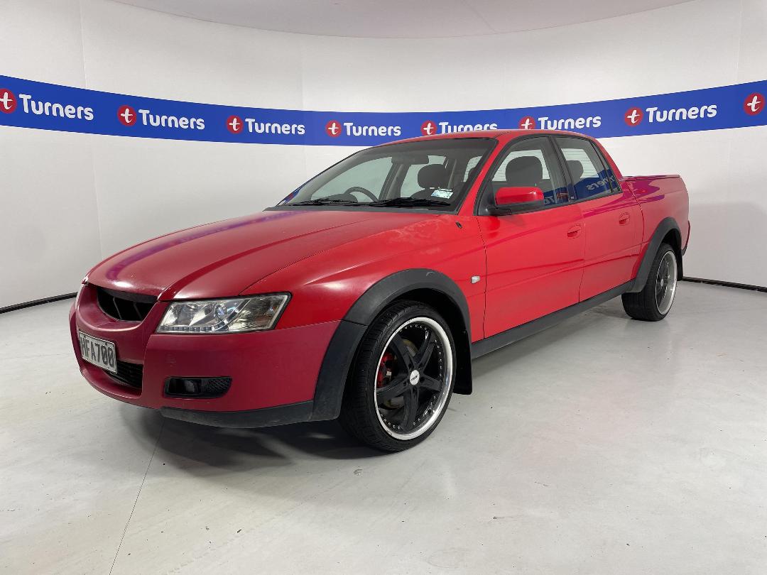 Photo '4' of Holden Crewman