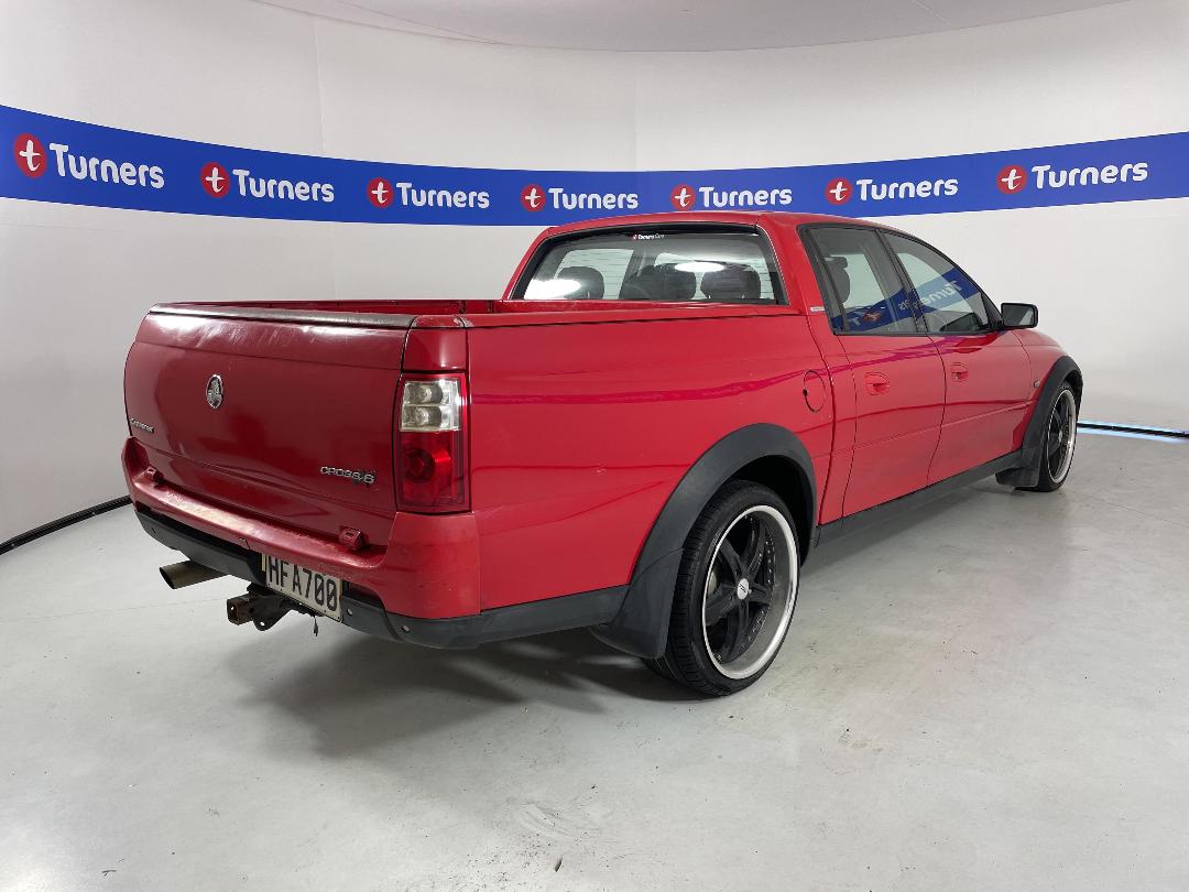 Photo '7' of Holden Crewman