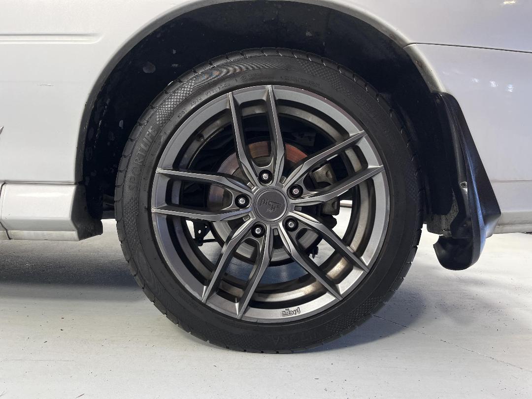 Photo '11' of Holden UTE