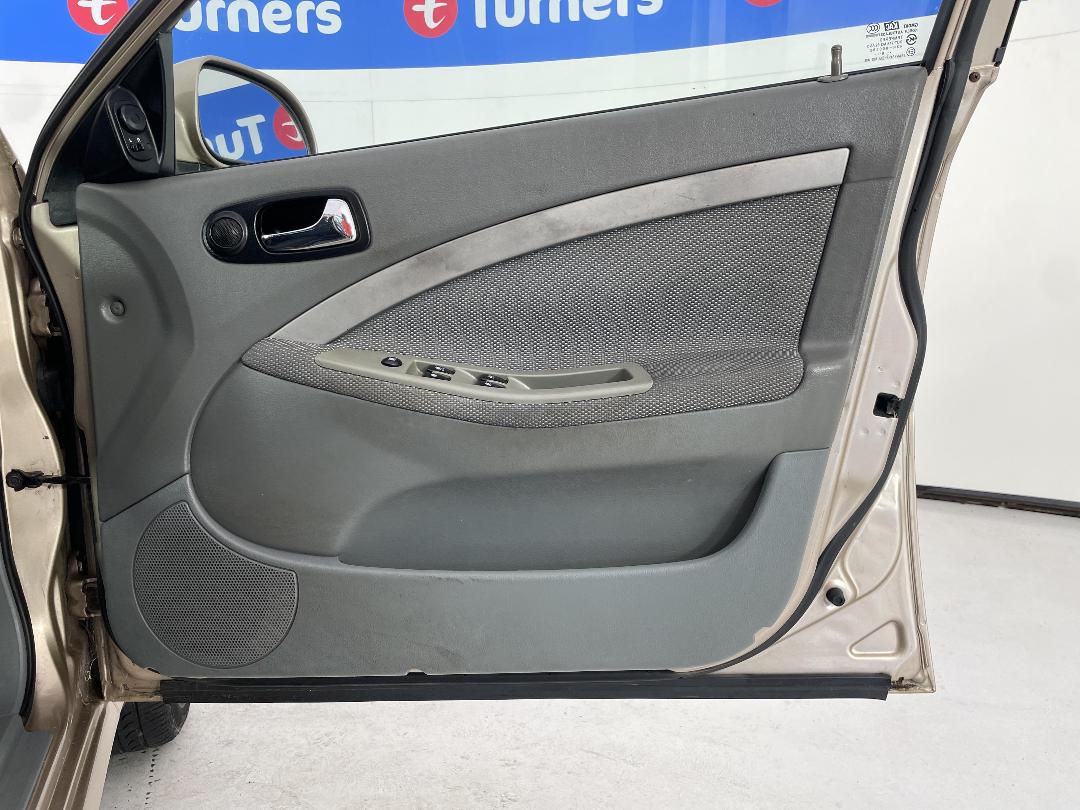 Photo '13' of Holden Viva Photo '13' of Holden Viva