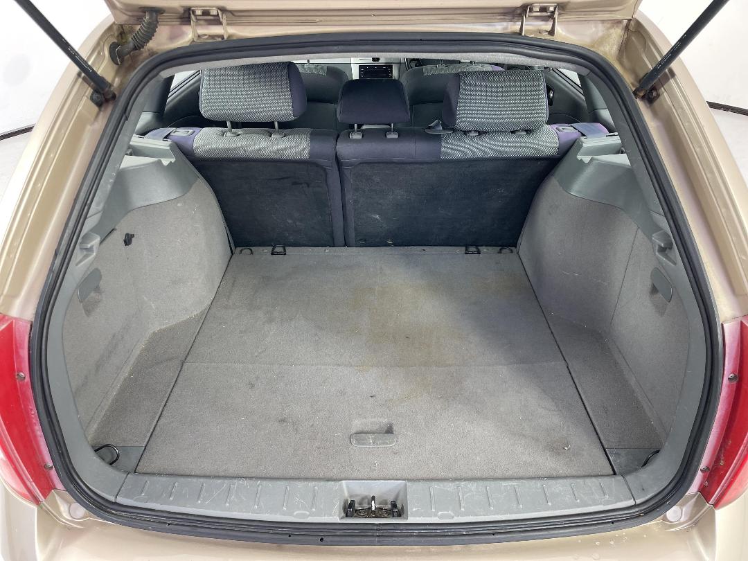 Photo '12' of Holden Viva Photo '12' of Holden Viva