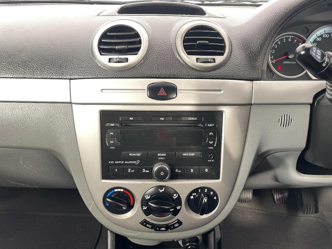 Photo '20' of Holden Viva Photo '20' of Holden Viva