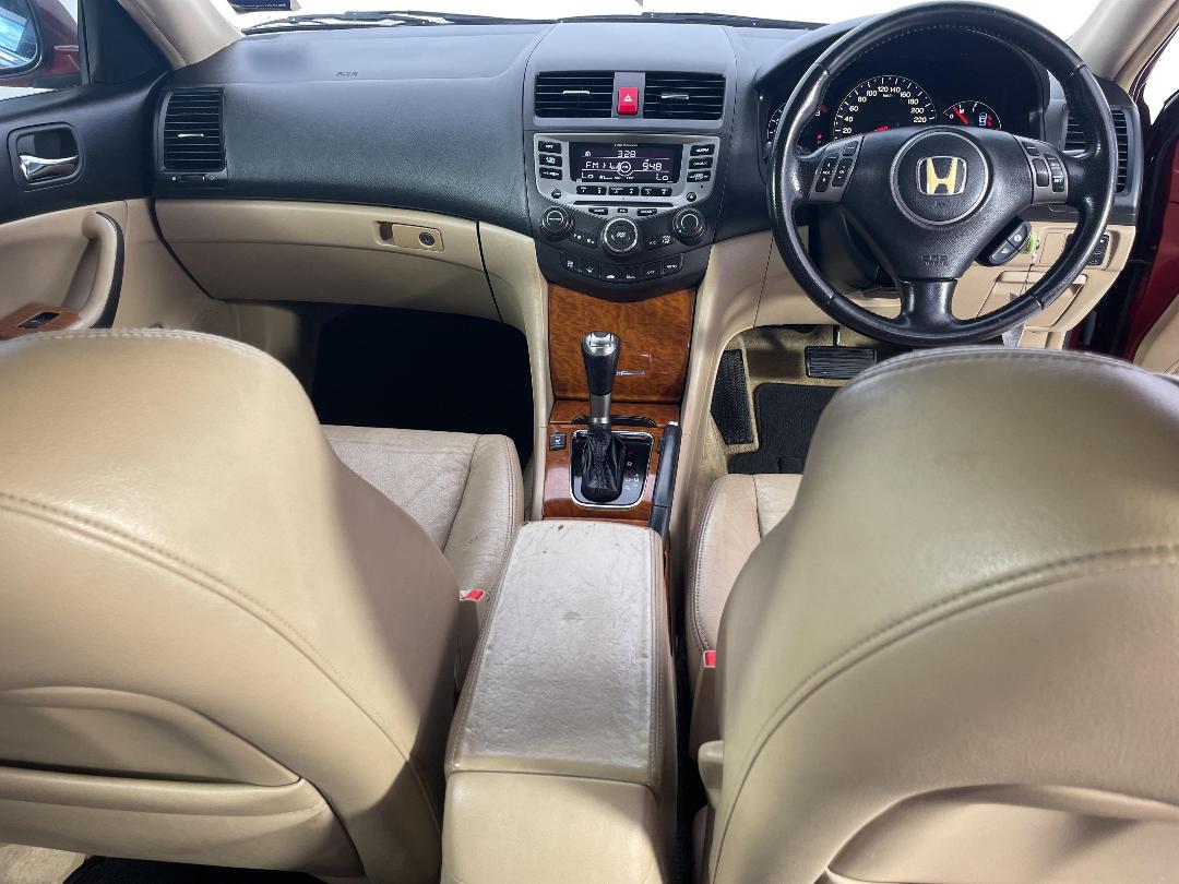 Photo '17' of Honda Accord