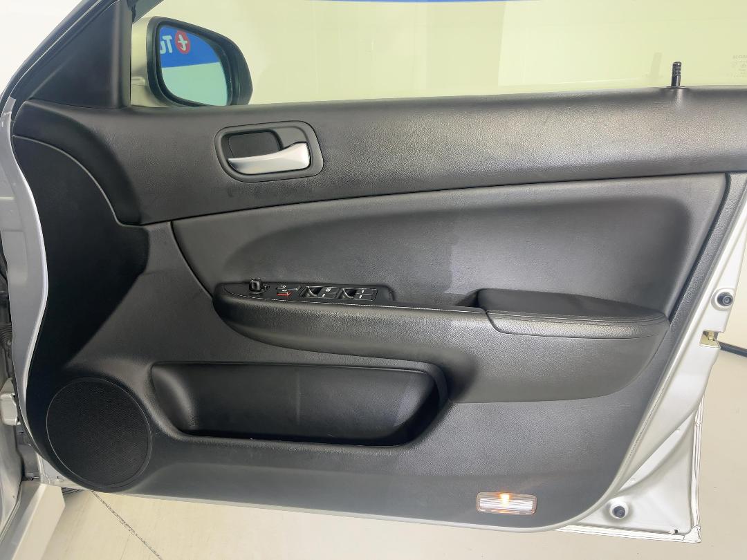 Photo '15' of Honda Accord