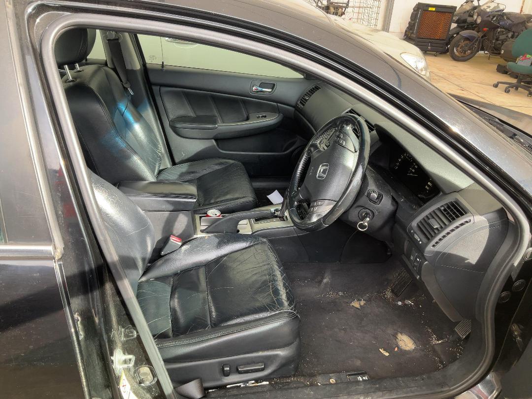 Photo '6' of Honda Accord V6L