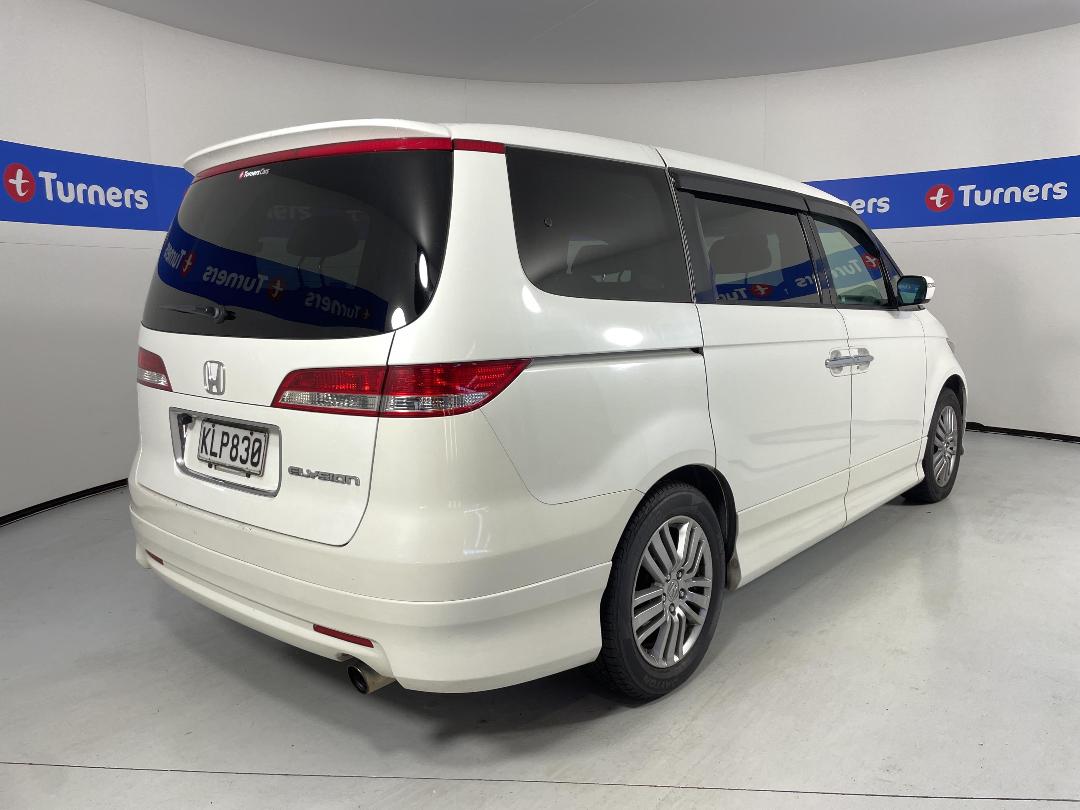 Photo '7' of Honda Elysion Photo '7' of Honda Elysion