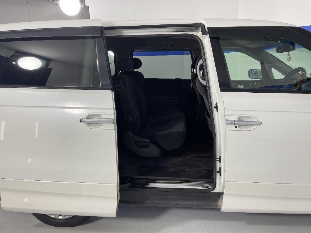 Photo '19' of Honda Elysion Photo '19' of Honda Elysion