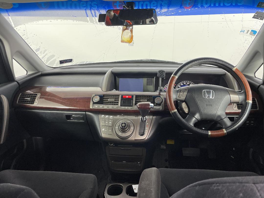 Photo '17' of Honda Elysion Photo '17' of Honda Elysion