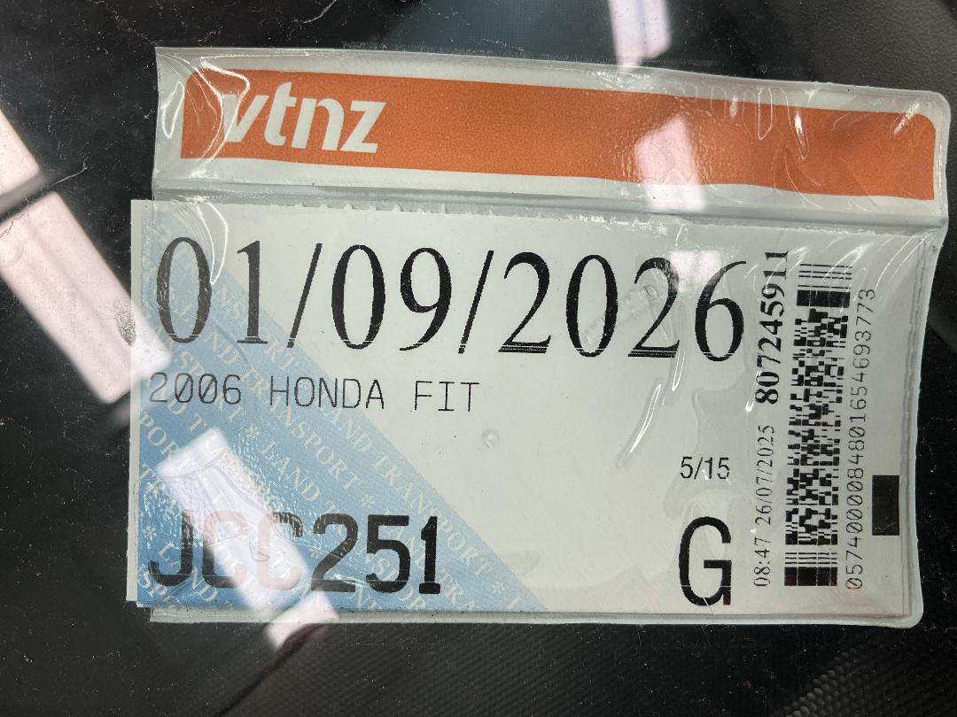 Photo '25' of Honda FIT Photo '25' of Honda FIT