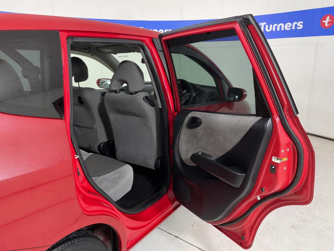 Photo '17' of Honda FIT