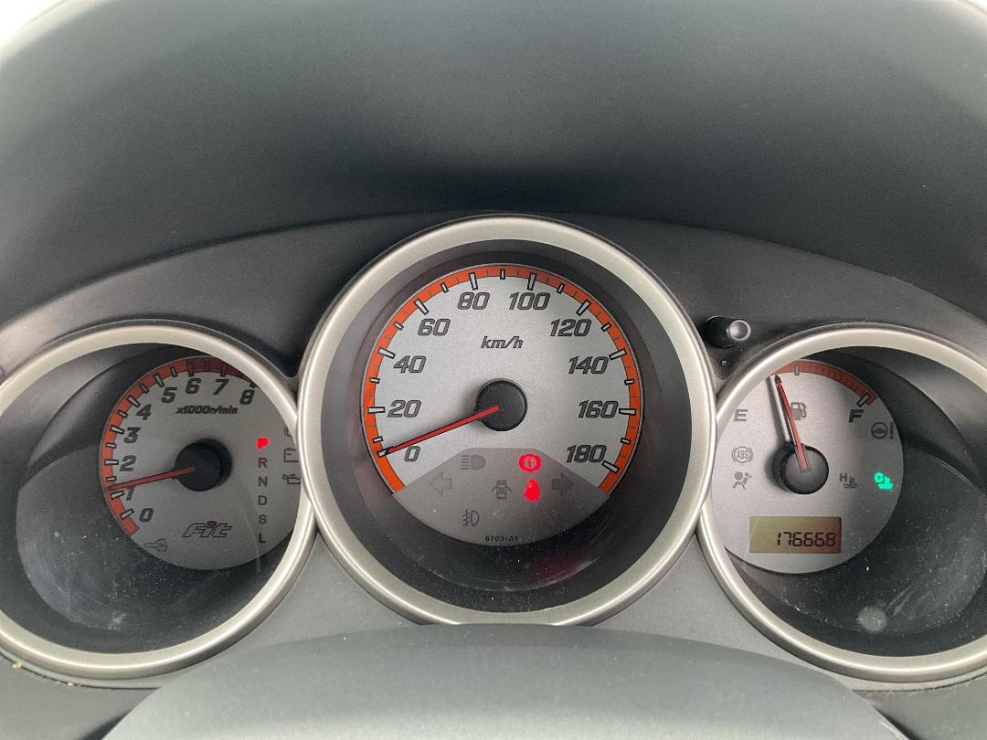 Photo '8' of Honda FIT