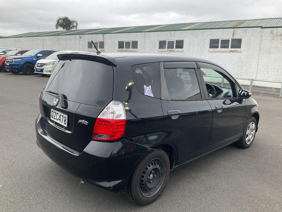 Photo '4' of Honda FIT