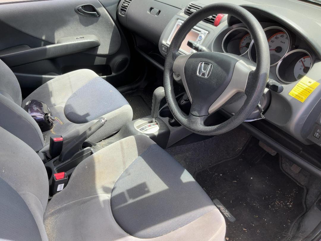 Photo '24' of Honda FIT Photo '24' of Honda FIT