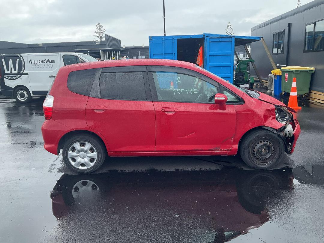 Photo '2' of Honda FIT Photo '2' of Honda FIT