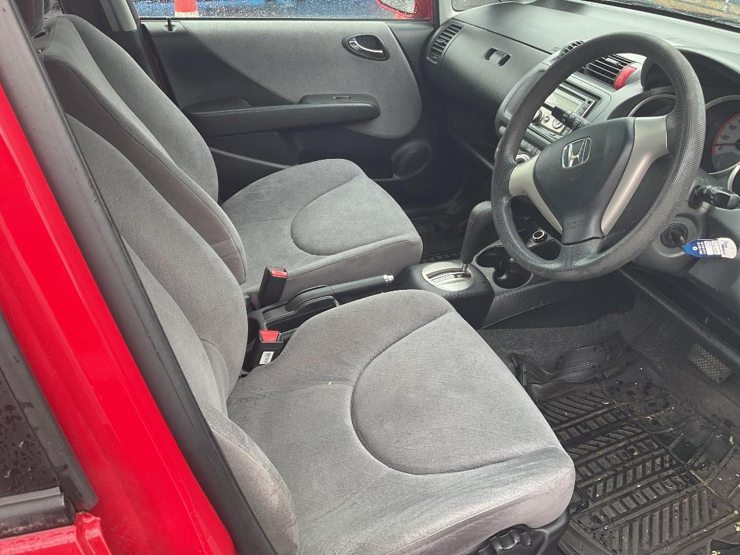 Photo '13' of Honda FIT Photo '13' of Honda FIT