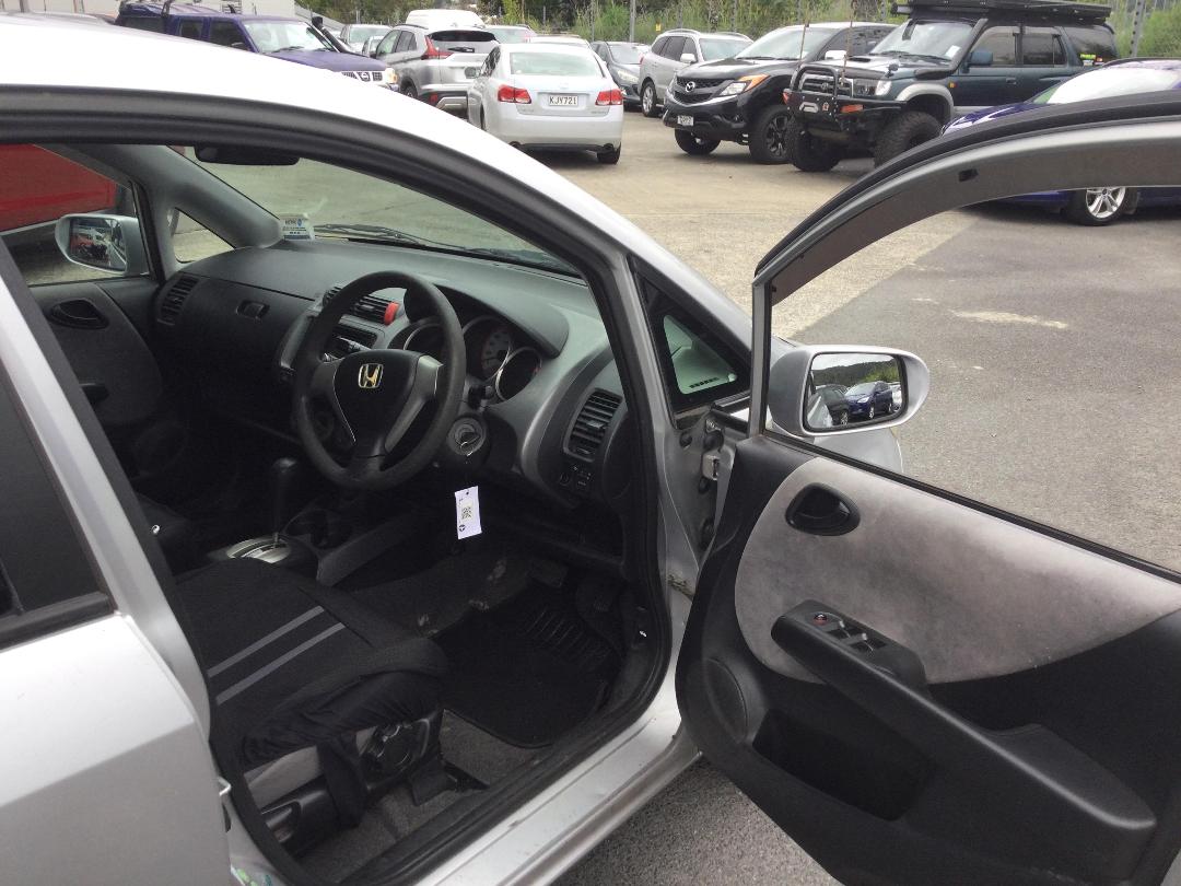 Photo '7' of Honda FIT Photo '7' of Honda FIT