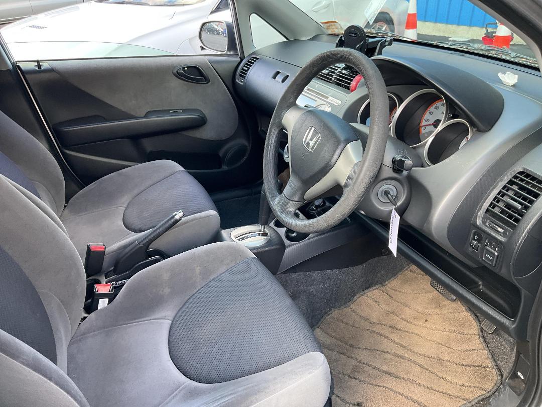 Photo '16' of Honda FIT Photo '16' of Honda FIT