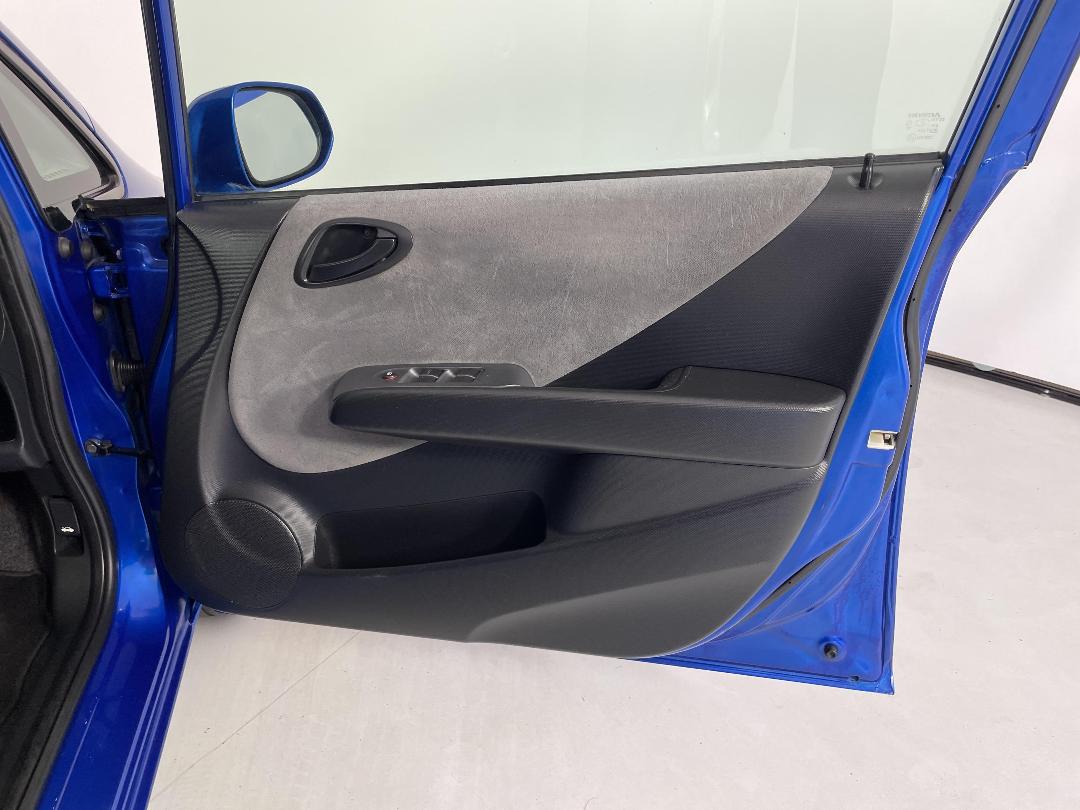 Photo '15' of Honda FIT Photo '15' of Honda FIT