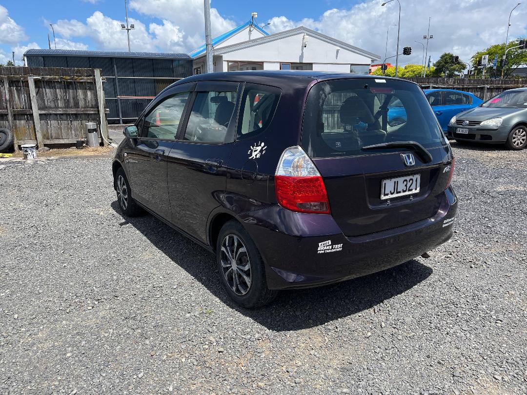 Photo '4' of Honda FIT