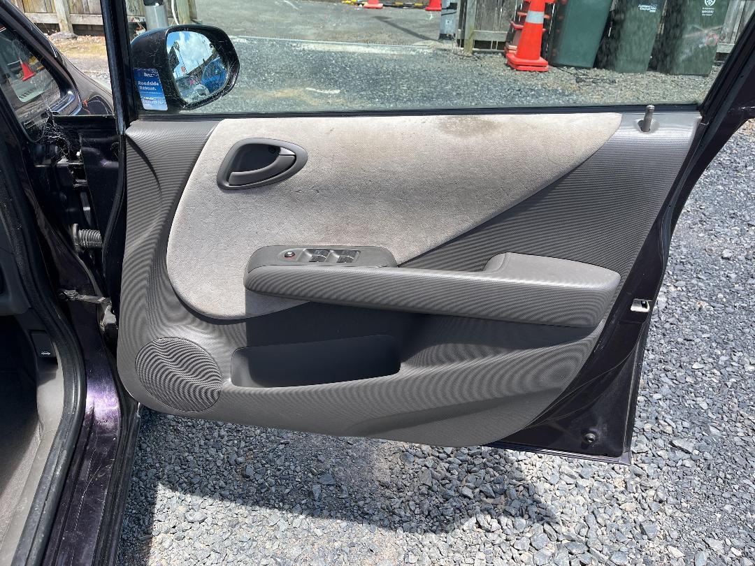 Photo '13' of Honda FIT