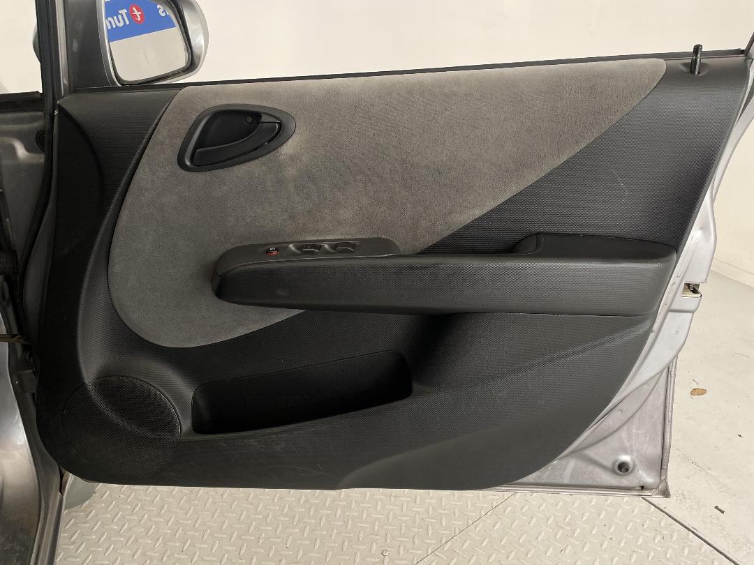 Photo '13' of Honda FIT