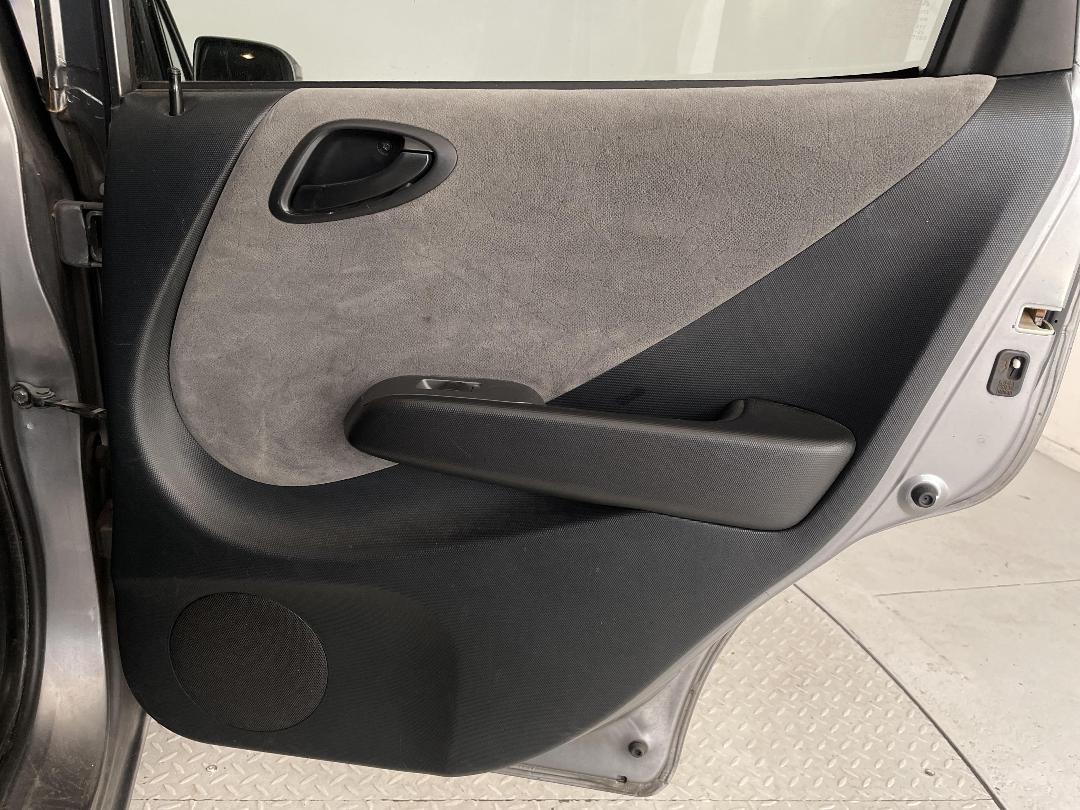 Photo '17' of Honda FIT